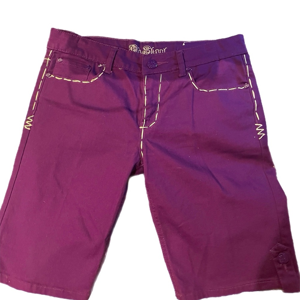 OLD SKOOL SIZE 11 vintage Y2K
Vintage Bermuda shorts ((like new))